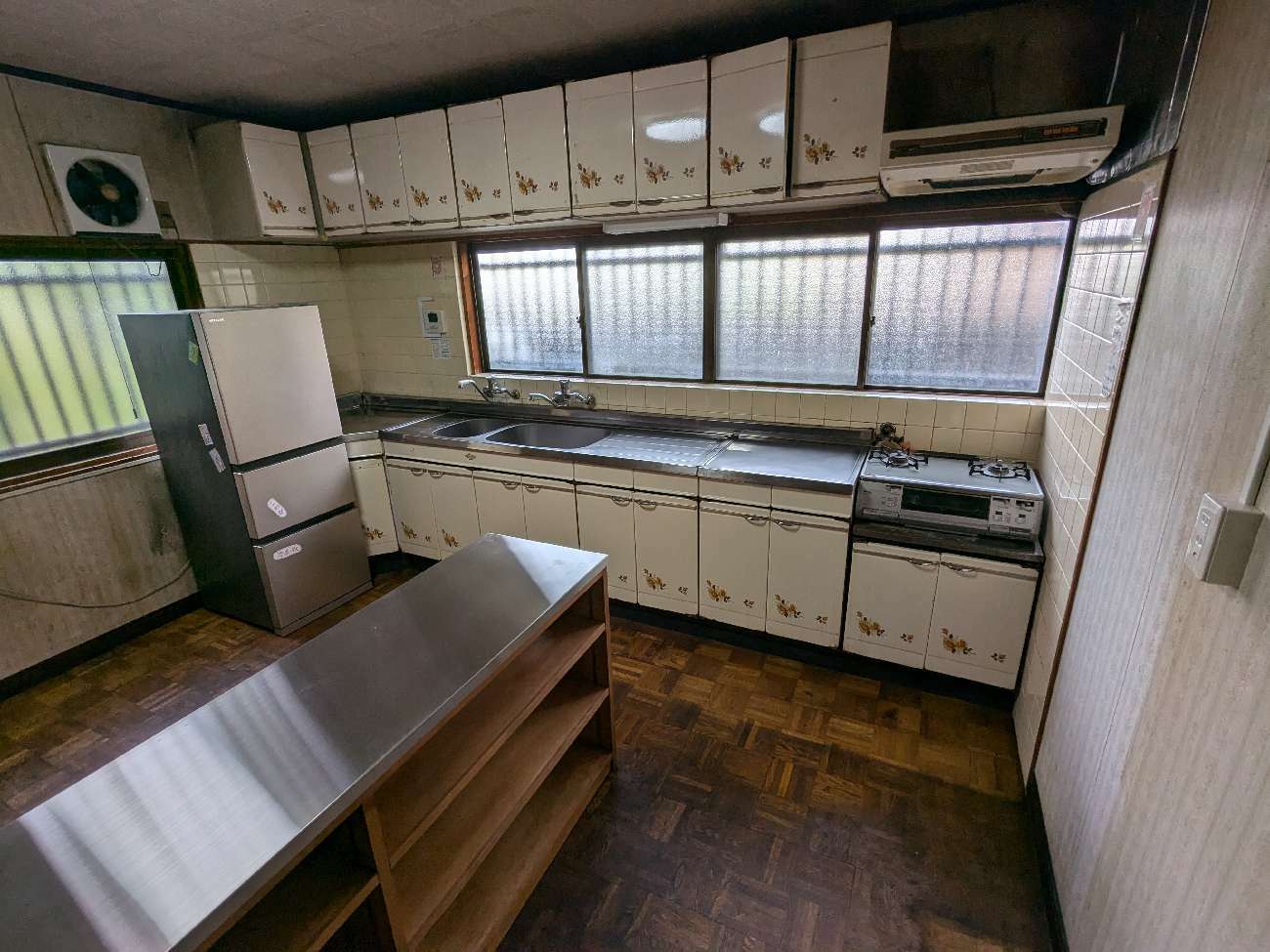 シェアキッチン　